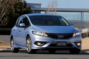 Honda Jade Hybrid 2015 года